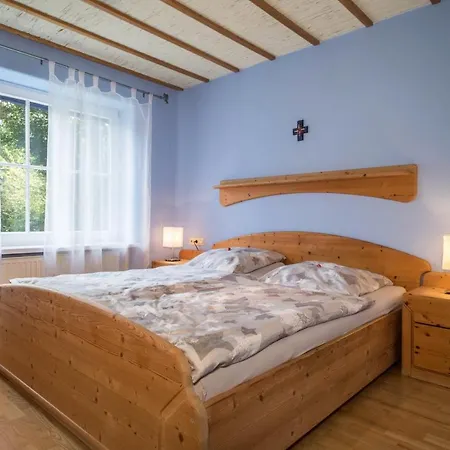 Apartment Ferienwohnung Rief Neukirch (Tubingen)